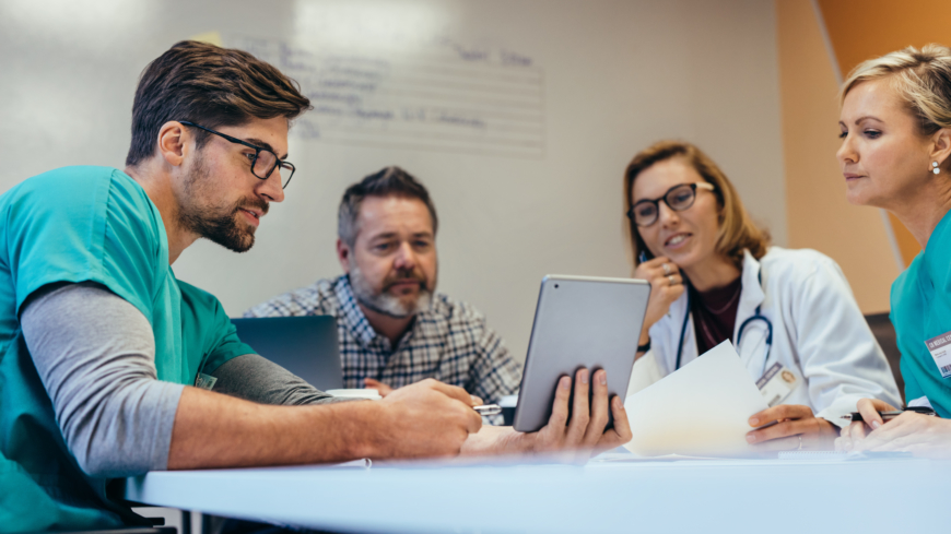 I rapporten pekar Cancerfonden ut ett antal områden, som digitalisering, för en primärvård med bättre möjligheter att upptäcka cancer tidigare. Foto: Shutterstock